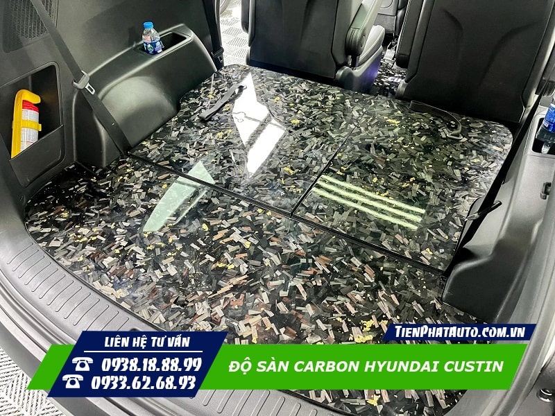 Lót sàn Carbon phần cốp sau trên xe Hyundai Custin