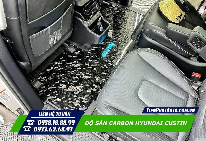 Lót sàn Carbon hàng ghế 2 trên xe Hyundai Custin