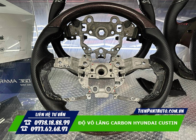 Độ vô lăng Carbon cho Custin mang lại khá nhiều tiện ích