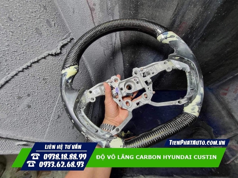 Tiến Phát Auto chuyên độ vô lăng Carbon cho xe Hyundai Custin