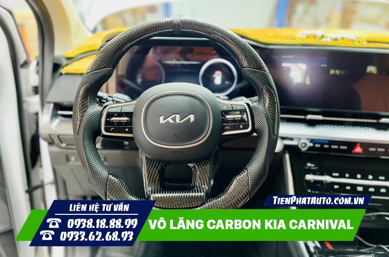 Vô lăng Carbon Kia Carnival tạo cảm giác cầm nắm đầm chắc hơn