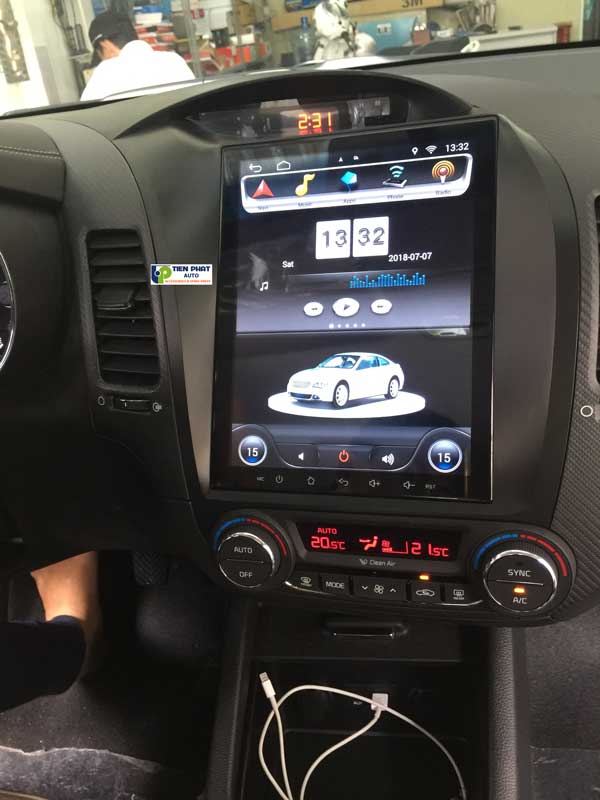 chuyen lap dat man hinh dvd tesla cho kia k3 tai tphcm