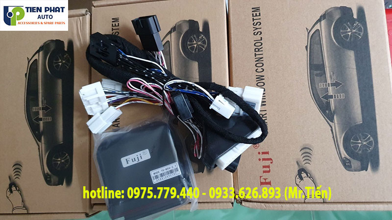 gap-guong-len-xuong-kinh-cho-xe-Nissan-Xtrail-3