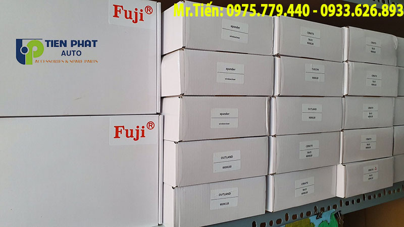 gap-guong-len-xuong-kinh-cho-xe-xpander