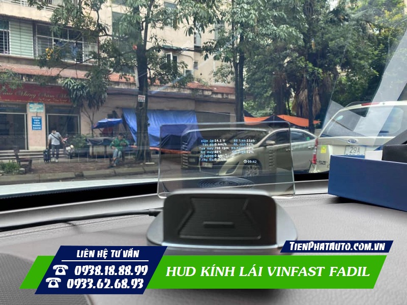 Màn hình hiển thị đầy đủ các thông số cần thiết lên trên kính lái
