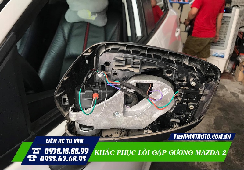 Mazda 2 rất hay xảy ra tình trạng lỗi gương bên cụp bên xòe