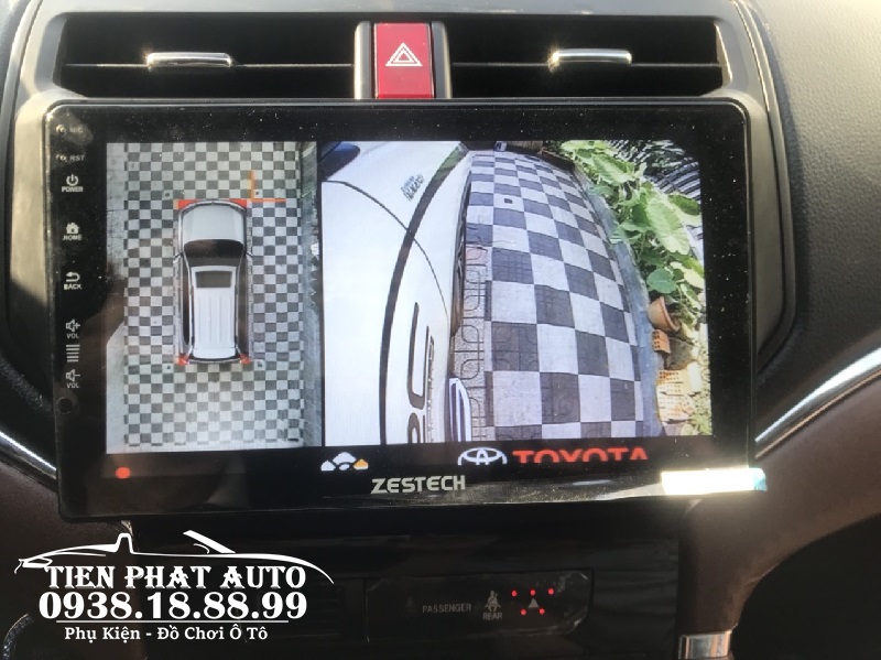 khi-xi-nhan-phai-he-thong-camera-360-dct-t3-hien-thi-hinh-anh-va-banh-xe-ben-phai