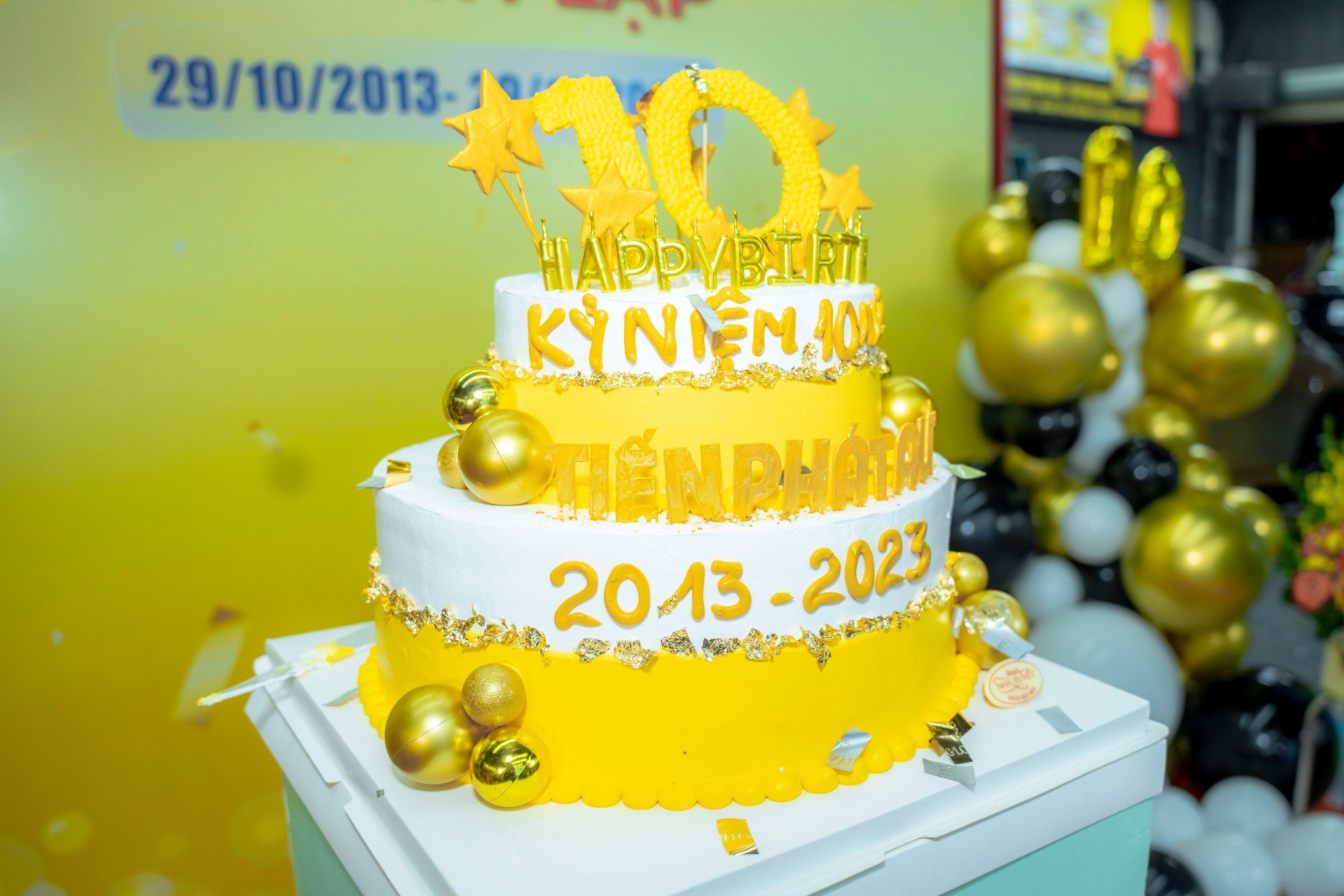 Mốc kỷ niệm 10 năm thành lập và phát triển của trung tâm Tiến Phát Auto