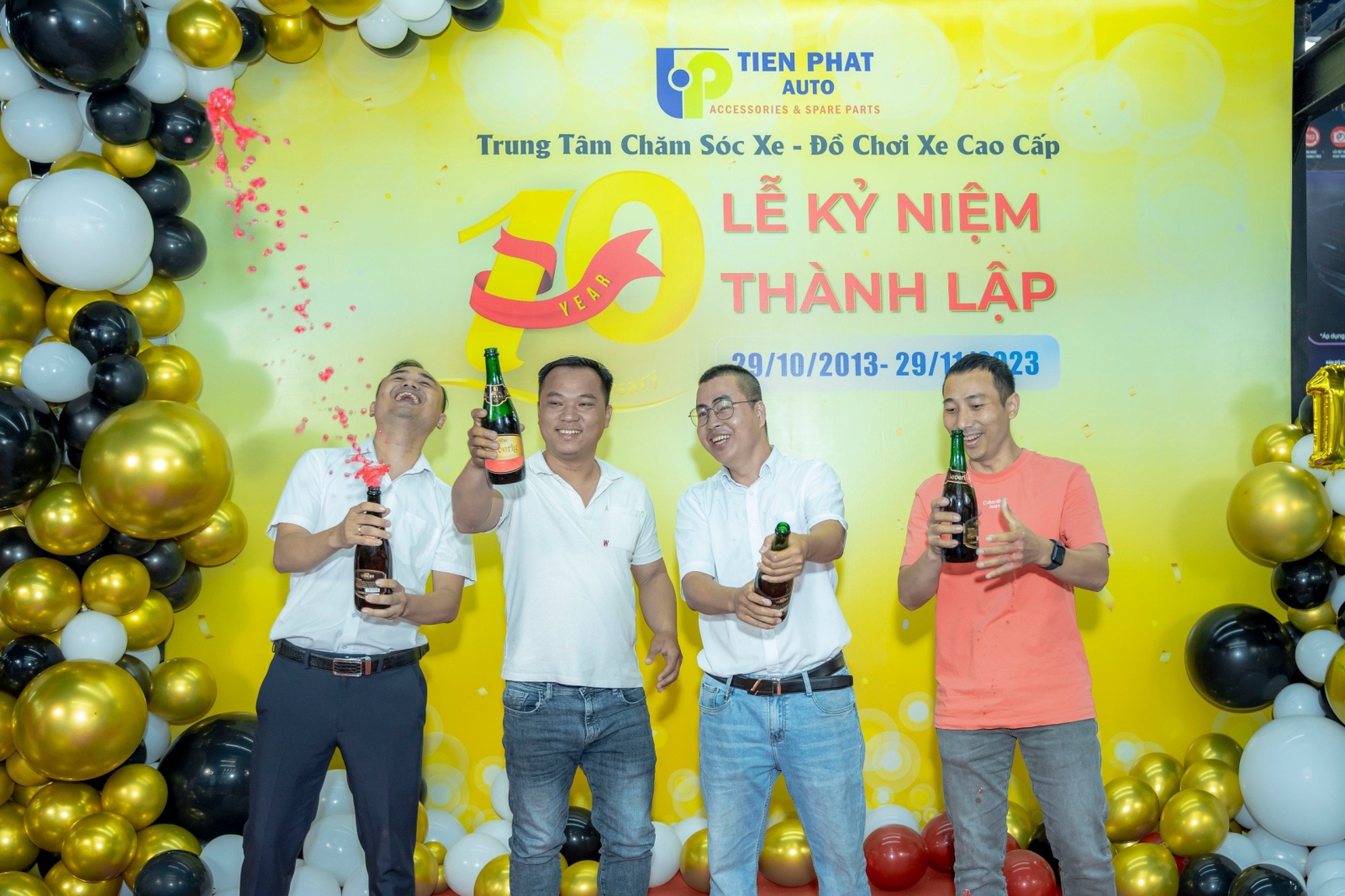 Buổi lễ lưu giữ lại kỷ niệm đẹp của Tiến Phát Auto sau một thập kỷ