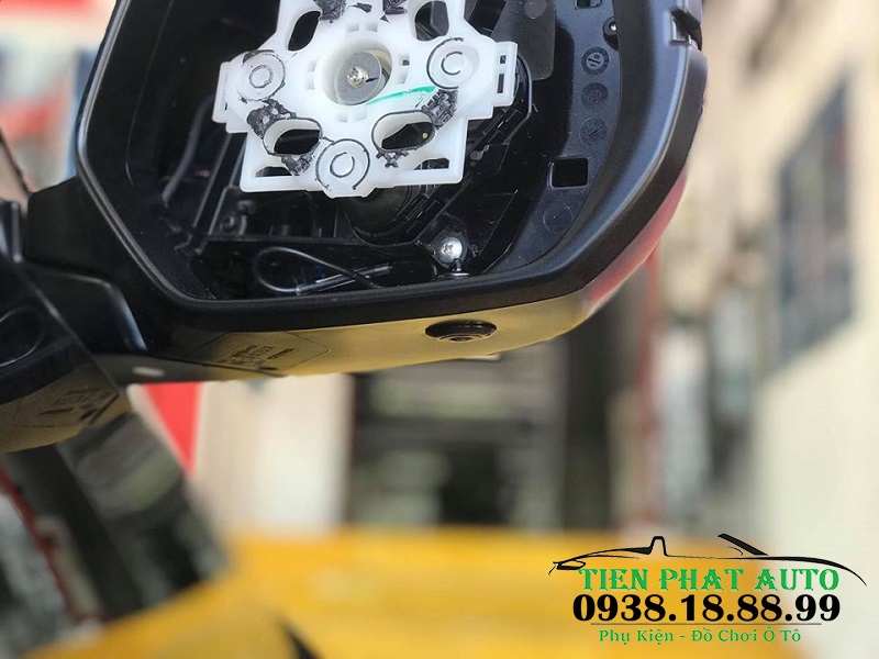 Mắt camera được thiết kế mỏng dẹt giúp hạn chế bị trộm bẻ camera
