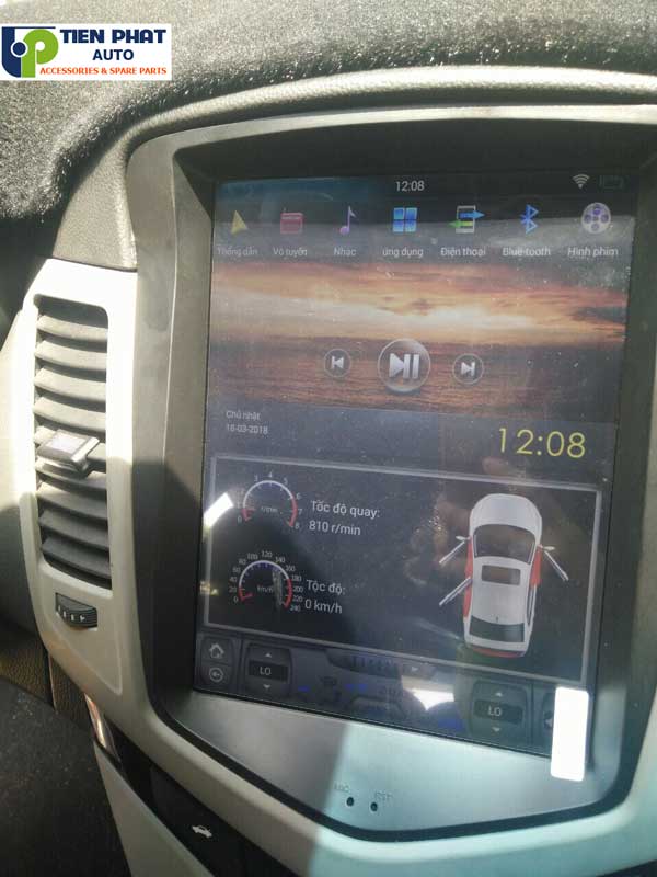 dia chi lap dat man hinh dvd mau tesla cao cap cho chevrolet cruze 