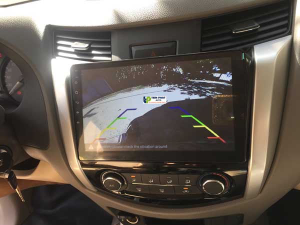 phan phoi man hinh dvd cho nissan navara 2018 uy tin