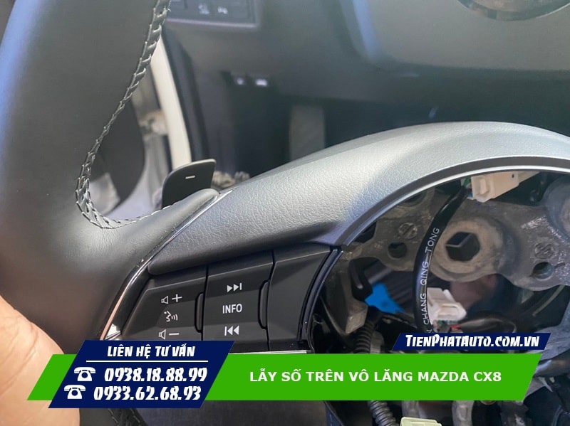 Lẫy số vô lăng Mazda CX8 mang lại nhiều sự tiện lợi khi sử dụng