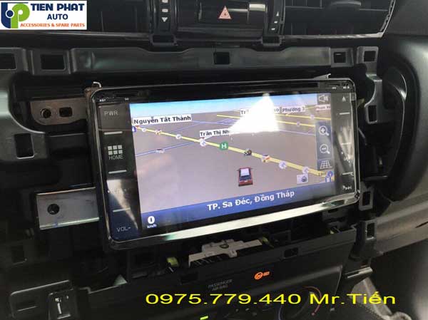cung cap man hinh dvd cho xe fortuner uy tin