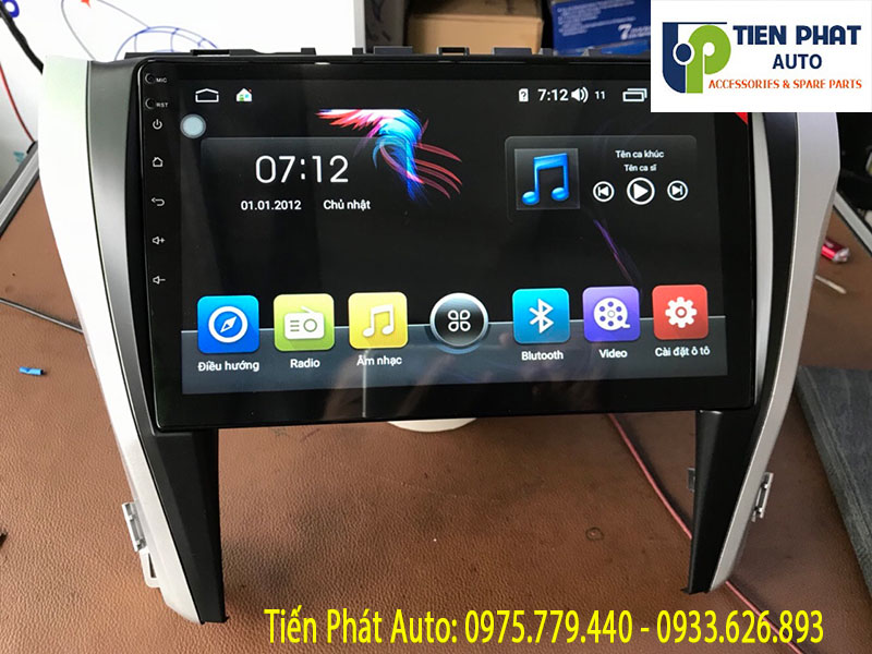 man-hinh-Android-cam-sim-4G-cho-Camry-2019