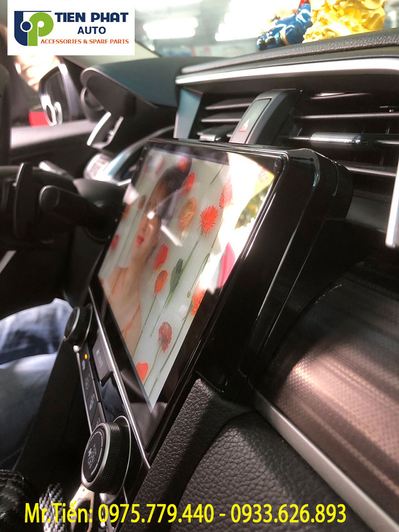 man-hinh-DVD-Android-cho-xe-Honda-Civic-2019