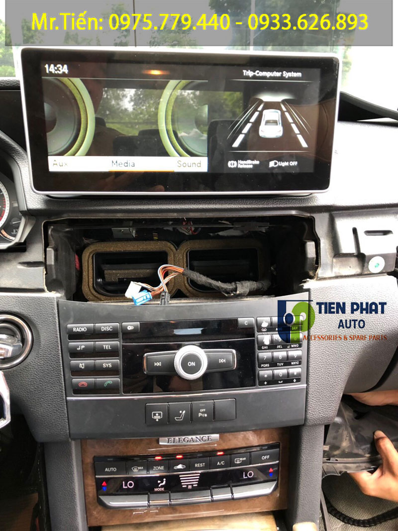 man-hinh-DVD-cho-Mercedes