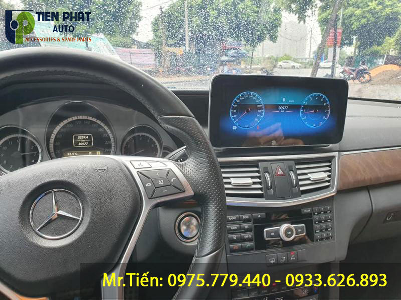 man-hinh-DVD-cho-Mercedes