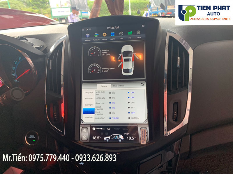 man-hinh-Tesla-cho-xe-Chevrolet-Cruze