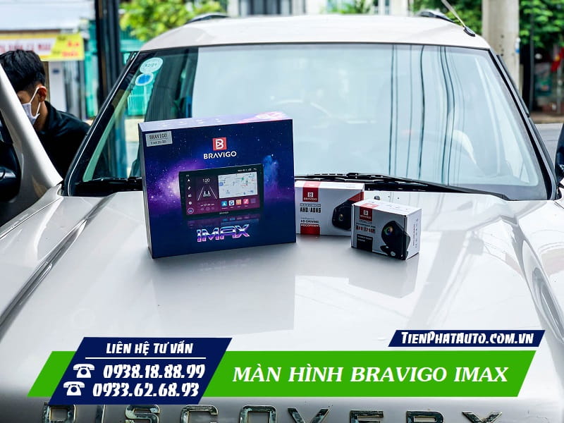 Khách hàng lắp đặt màn hình Bravigo IMAX tại Tiến Phát Auto