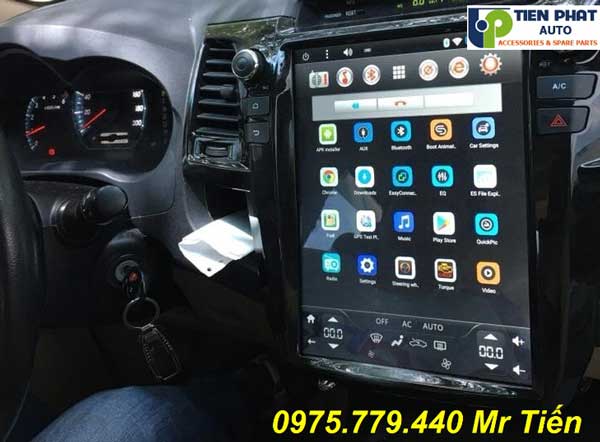 man hinh dvd tesla chay android thong minh cho fortuner 