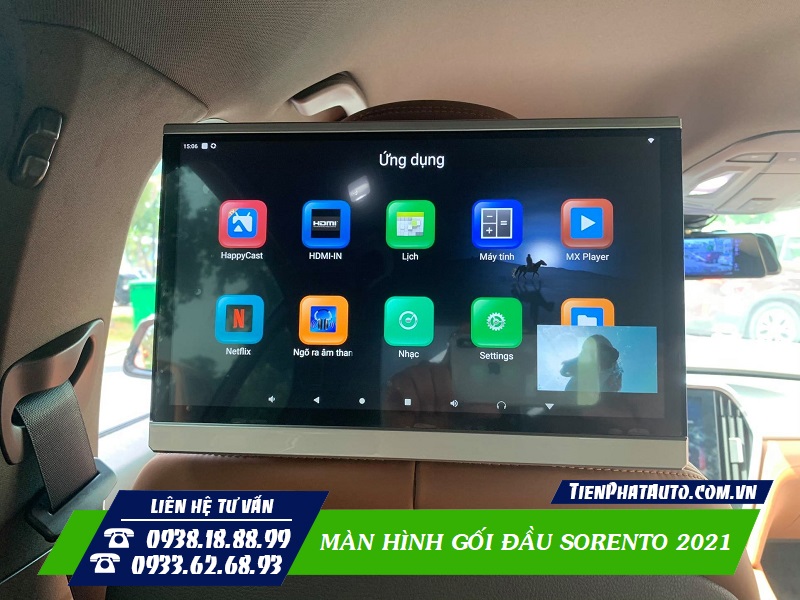 Bạn có thể thoải mái thao tác mà không phải phụ thuộc màn hình chính của xe