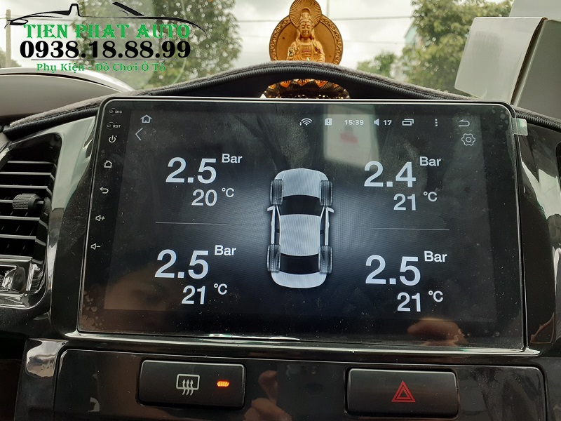 man-hinh-teyes-cc2-xe-fortuner-tich-hop-cam-bien-ap-suat-lop