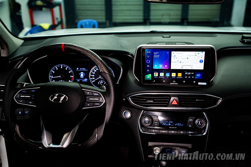 Hình ảnh màn hình Zestech ZX10 được lắp đặt trên xe