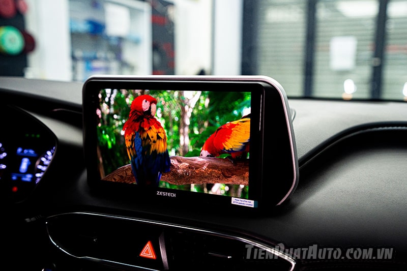 Màn hình độ phân giải 2K hiển thị hình ảnh chất lượng siêu nét