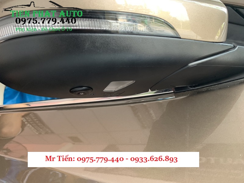mat-camera-ben-phai-tren-xe-hyundai-tucson-2016
