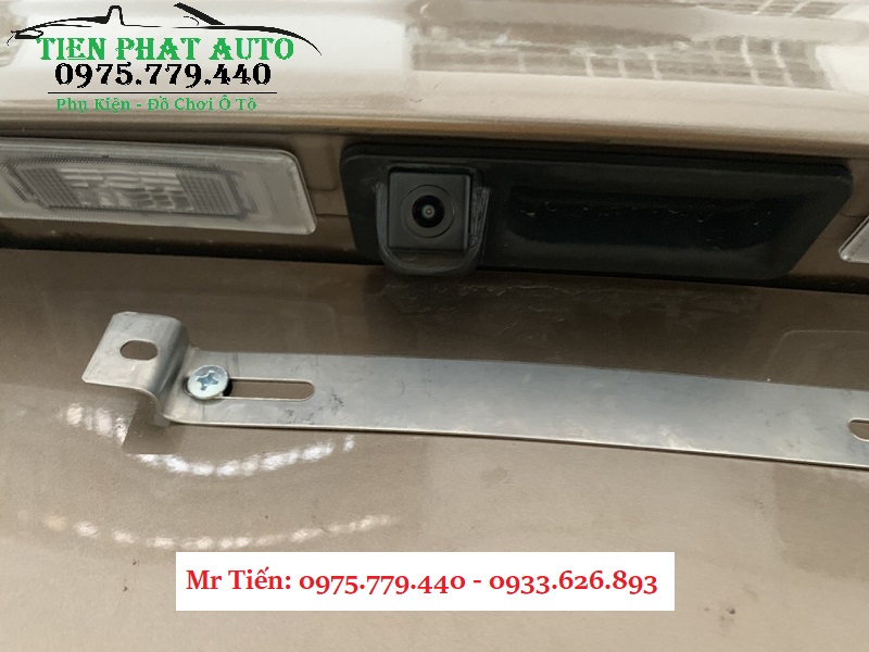 mat-camera-sau-tren-xe-hyundai-tucson-2016