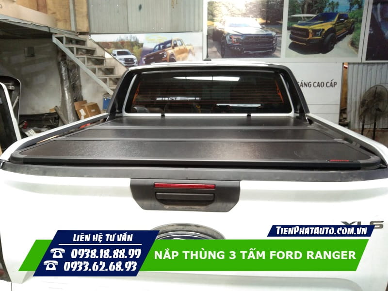 Nắp thùng 3 tấm cho xe Ford Ranger giúp bảo vệ đồ trong xe hiệu quả