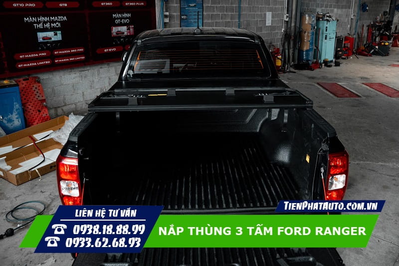 Nắp thùng 3 tấm cho Ford Ranger có thể dễ dàng gấp gọn khi sử dụng