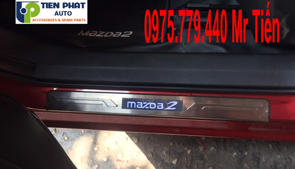 Nẹp bước chân có đèn cho mazda 2 đời 2018
