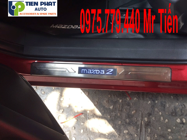 Nẹp bước chân có đèn cho mazda 2 đời 2018