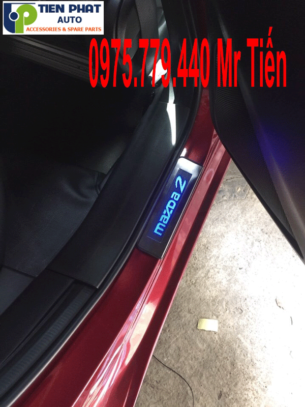 Nẹp bước chân có đèn cho mazda 2 đời 2018