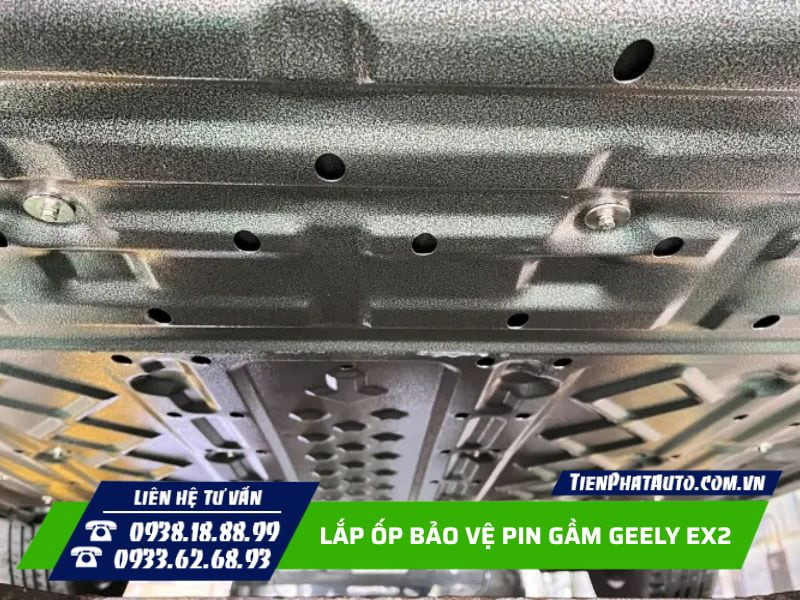 ốp bảo vệ pin gầm geely ex2 được thiết kế đúng form