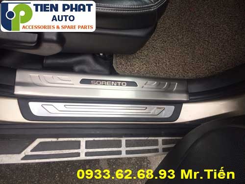lap be buoc chan chong tray cho kia sorento 2018