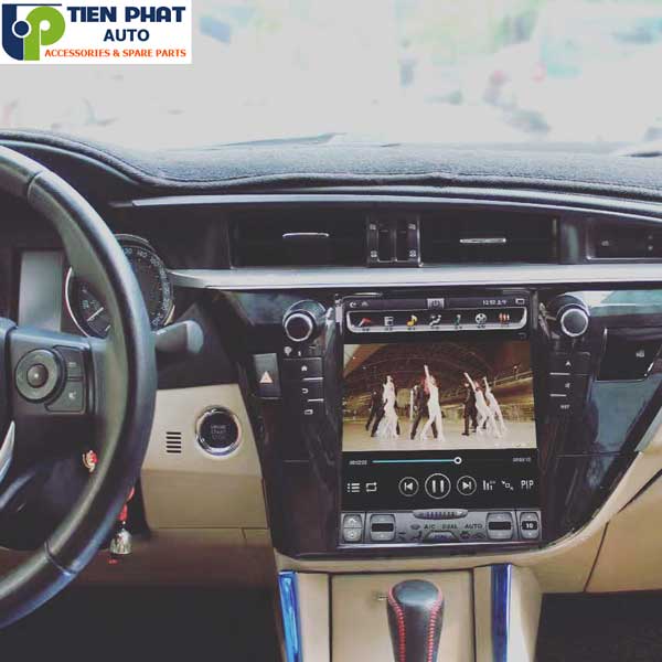 dvd theo xe cho toyota altis kieu tesla
