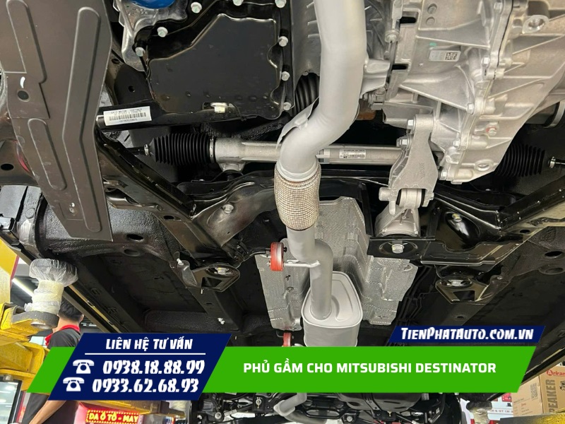 Khách hàng được tặng mạ kẽm pô khi phủ gầm Destinator tại Tiến Phát Auto