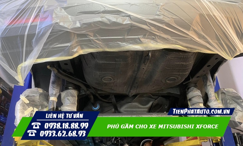 Bọc các vị trí không cần phủ và tiến hành phủ Gầm cho Xforce