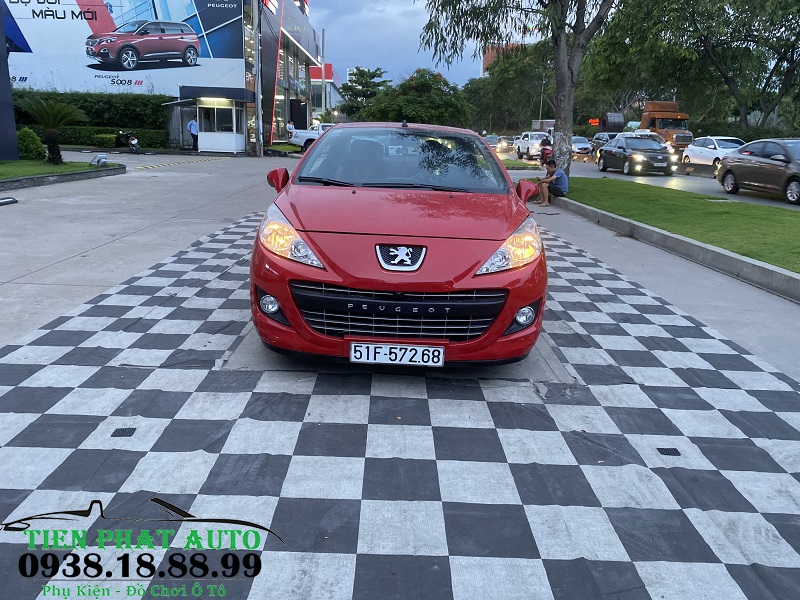 qua-trinh-can-chinh-camera-360-dct-xe-peugeot-208-tu-dong-chinh-xac