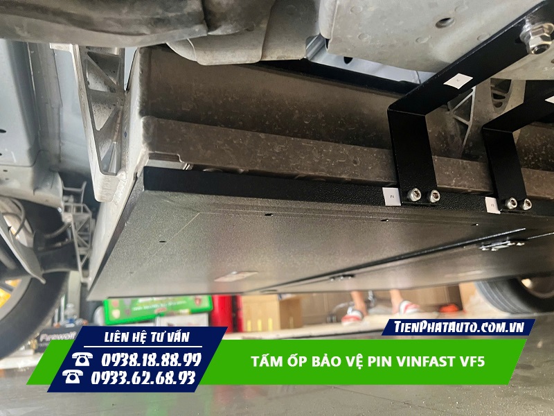Với độ dày 1.6cm giúp tăng khả năng chịu va đập, bảo vệ pin tốt