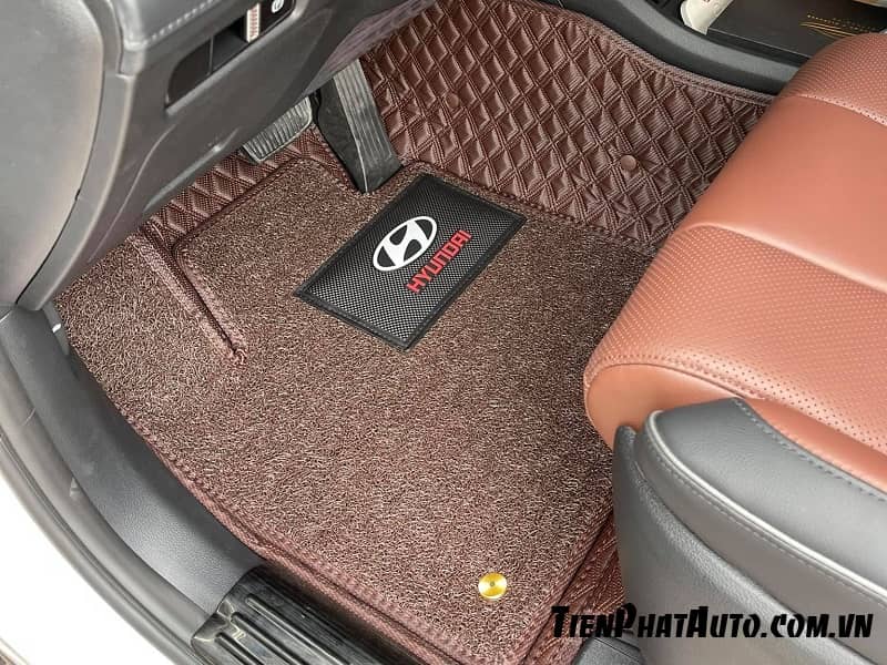 Thảm lót sàn là phụ kiện không thể thiếu trên Hyundai Santafe 2021