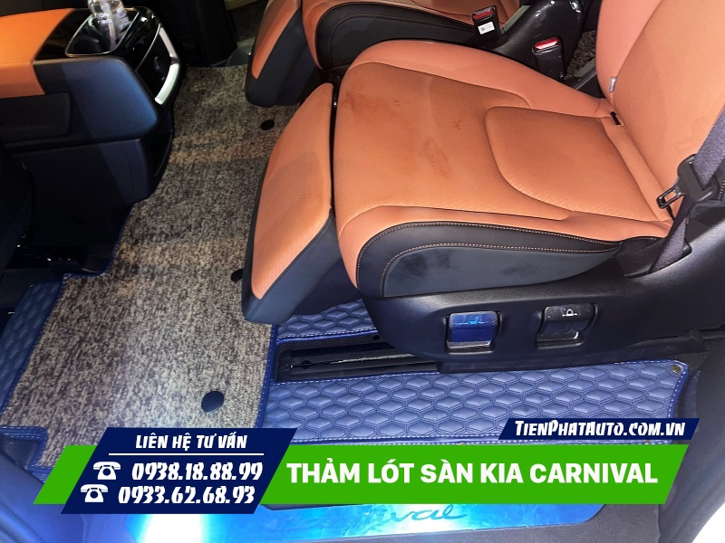 Thảm lót sàn Kia Carnival giúp giữ vệ sinh nội thất trên xe được tốt hơn