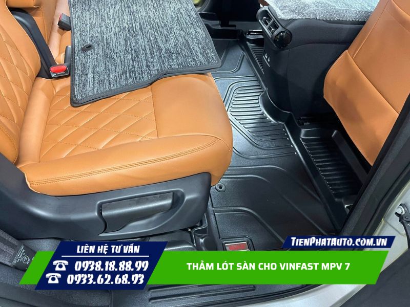 Hình ảnh thảm lót sàn nhựa Vinfast MPV 7 được lót băng ghế hàng 2 Hình ảnh thảm lót sàn nhựa Vinfast MPV 7 được lót băng ghế hàng 2
