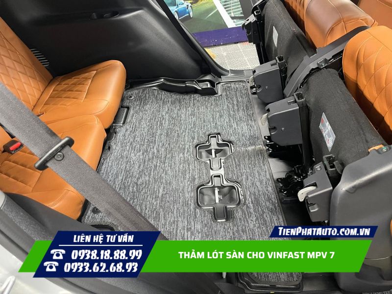 Hình ảnh thảm lót sàn nhựa Vinfast MPV 7 được lót băng ghế hàng 3 Hình ảnh thảm lót sàn nhựa Vinfast MPV 7 được lót băng ghế hàng 3