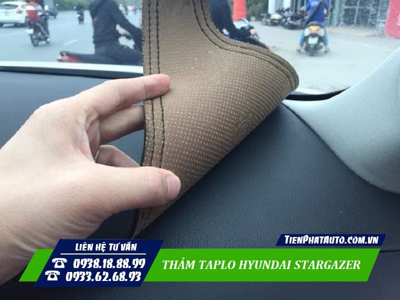 Thảm taplo Stargazer được thiết kế bề mặt chống trượt hiệu quả