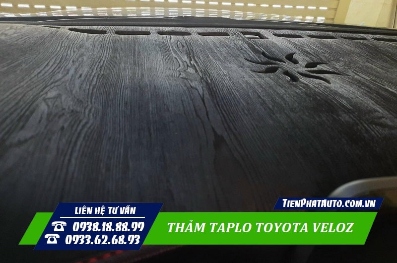 Thảm taplo chất liệu da cacbon dành cho xe Toyota Veloz