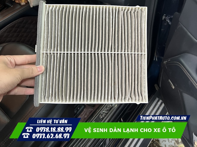Tiến Phát Auto chuyên vệ sinh dàn lạnh cho xe ô tô tại TPHCM